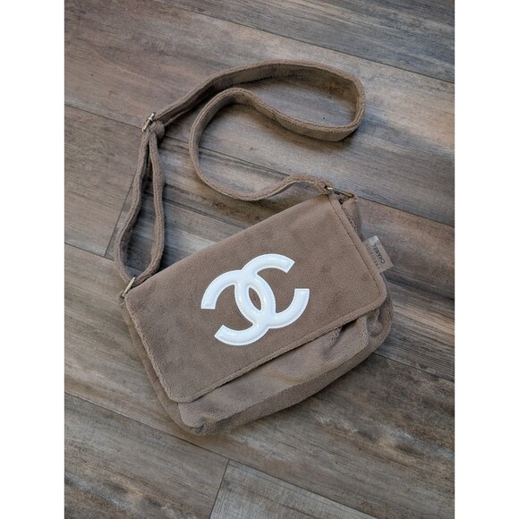 Chanel Precision VIP GWP Fuzzy Brown CC Logo Crossbody Bag New Soft Cozy - Picture 1 of 9